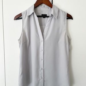 Ann Taylor Sleeveless Essential Shirt Small, Light Grey